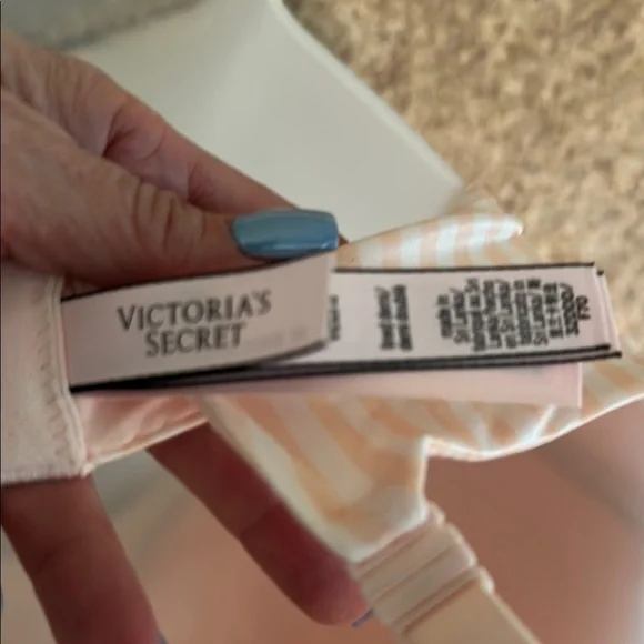 Victoria's Secret Pink Full-Coverage Bra - Picture 3 of 4